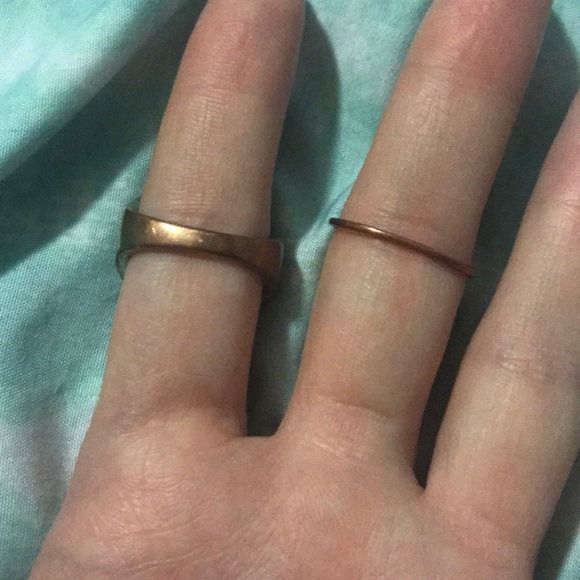 2 rings - Picture 2 of 3